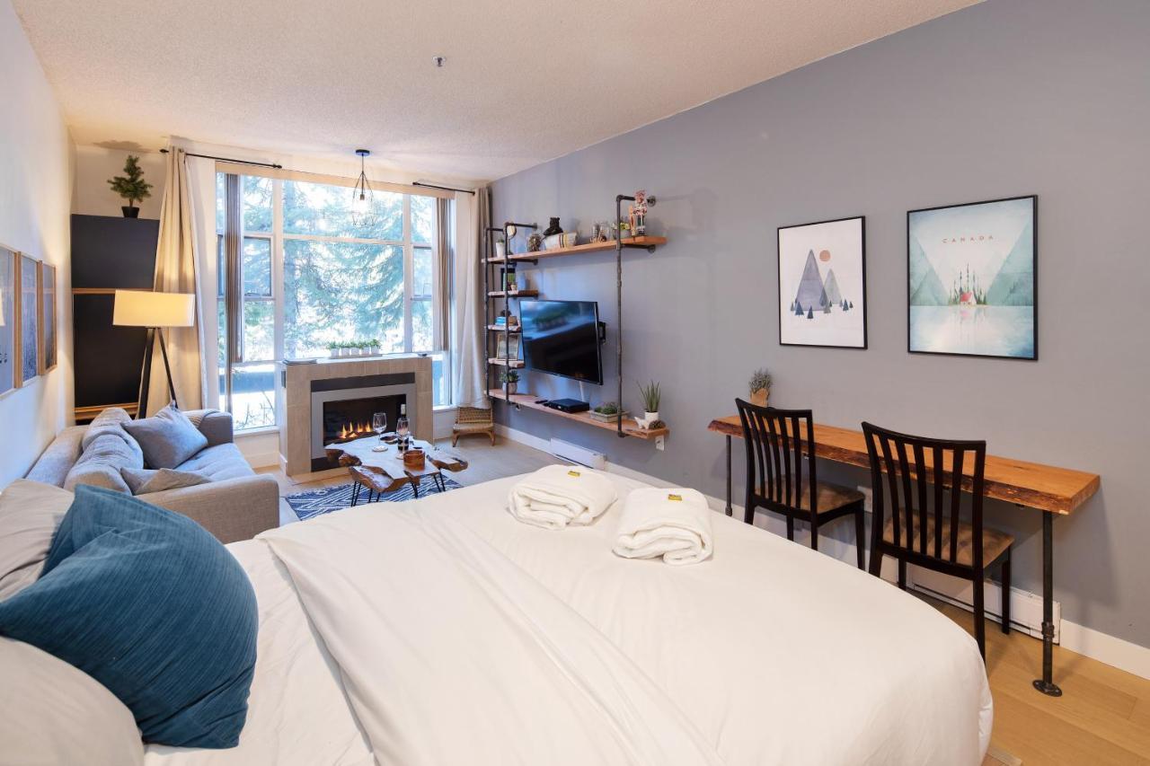 Bright Suite At Ski In/Out Glacier Lodge! วิสต์เลอร์ ภายนอก รูปภาพ
