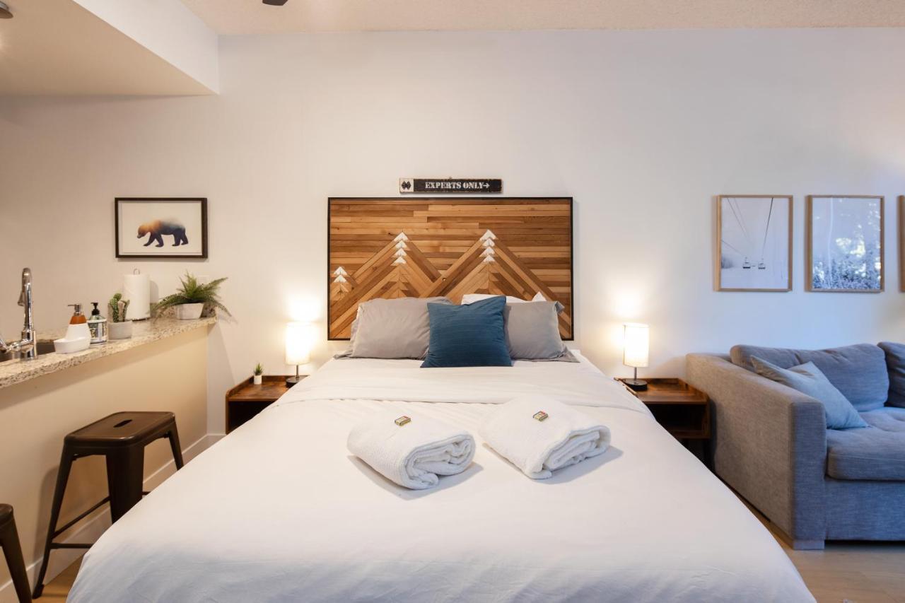 Bright Suite At Ski In/Out Glacier Lodge! วิสต์เลอร์ ภายนอก รูปภาพ