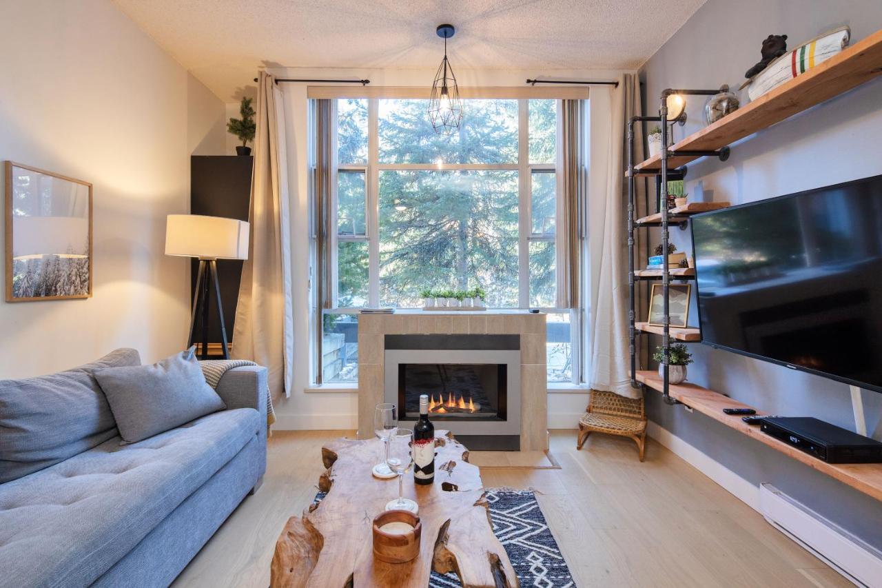 Bright Suite At Ski In/Out Glacier Lodge! วิสต์เลอร์ ภายนอก รูปภาพ
