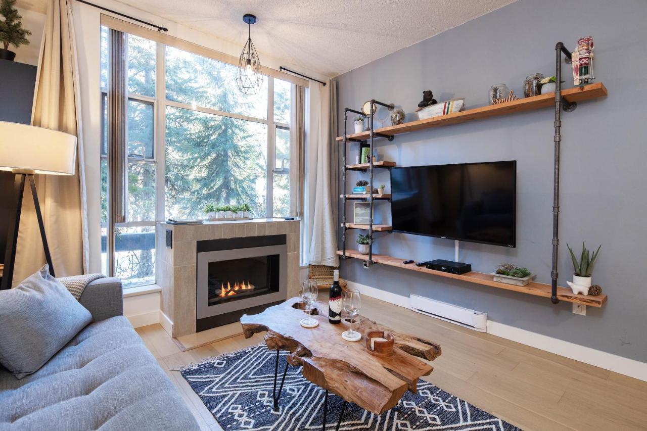 Bright Suite At Ski In/Out Glacier Lodge! วิสต์เลอร์ ภายนอก รูปภาพ